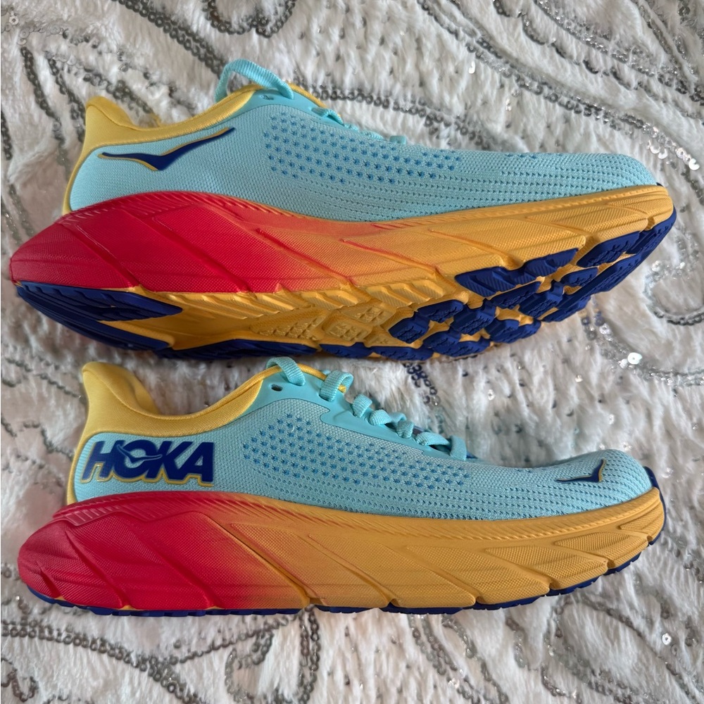 NWOB HOKA ONE ONE Arahi 7 - Picture 6 of 9